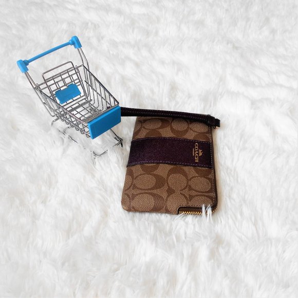 Coach Signature PVC Corner Zip  Khaki Mtlc Rasp - Picture 13 of 16